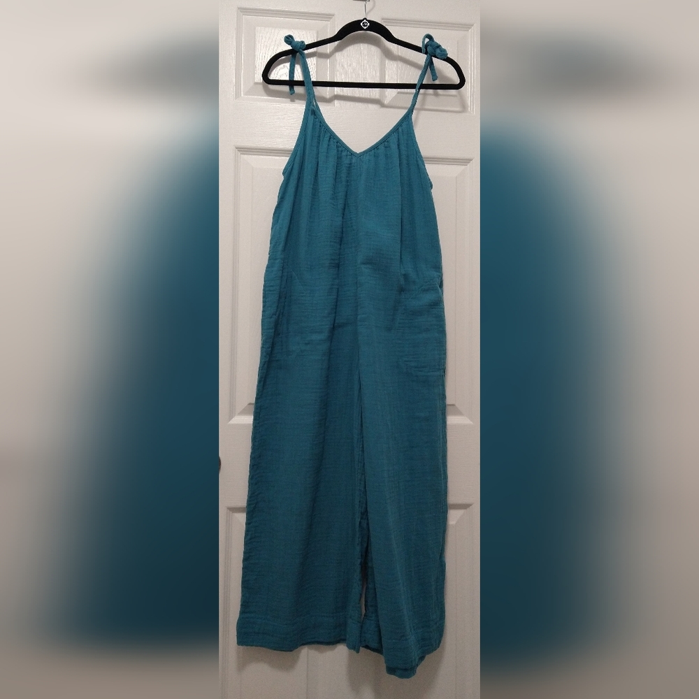 Old Navy Loose Cropped Tie-Shoulder V-Neck Cami Jumpsuit Medium
